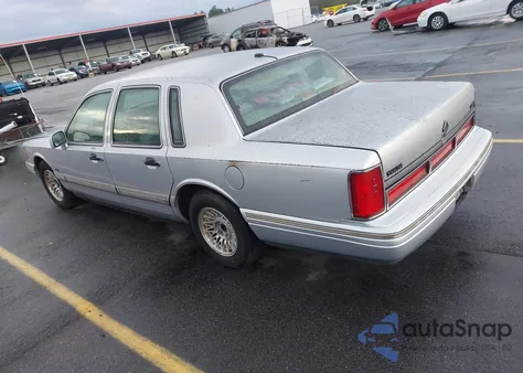 1995 Lincoln Town Car Executive из США, поврежденный, VIN 1LNLM81W7SY750711